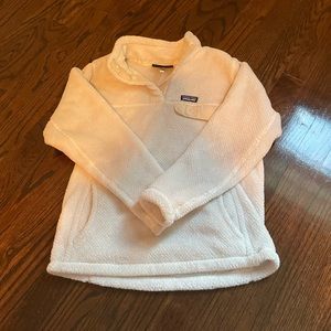 White, fluffy patagonia fleece/sweatshirt